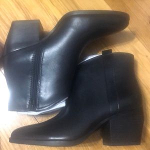 Naturalizer Fairmont Black Leather Bootie